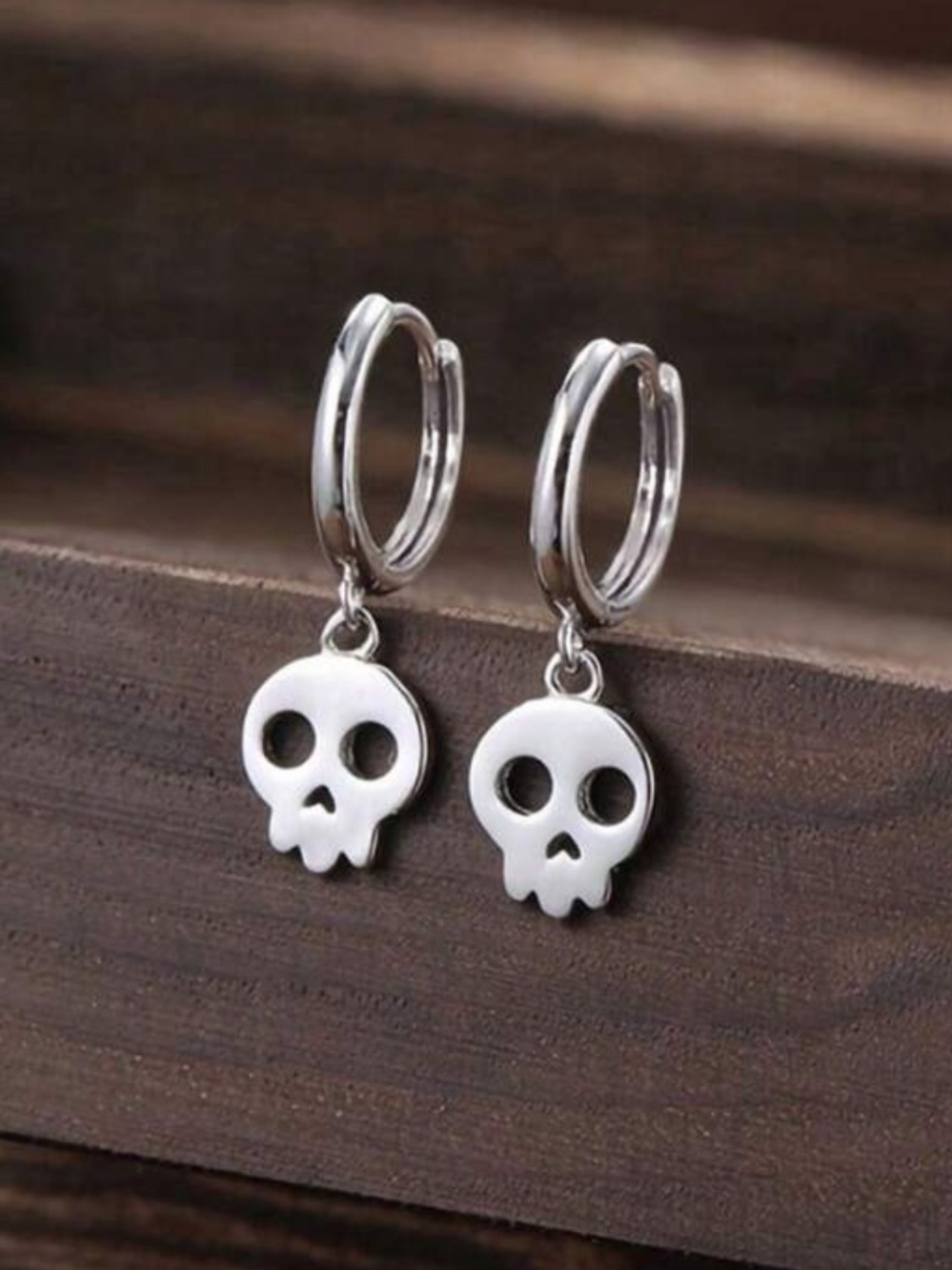 Silver Skull Hoop Earrings - Women's Silver Skull Dangle‎ Earrings